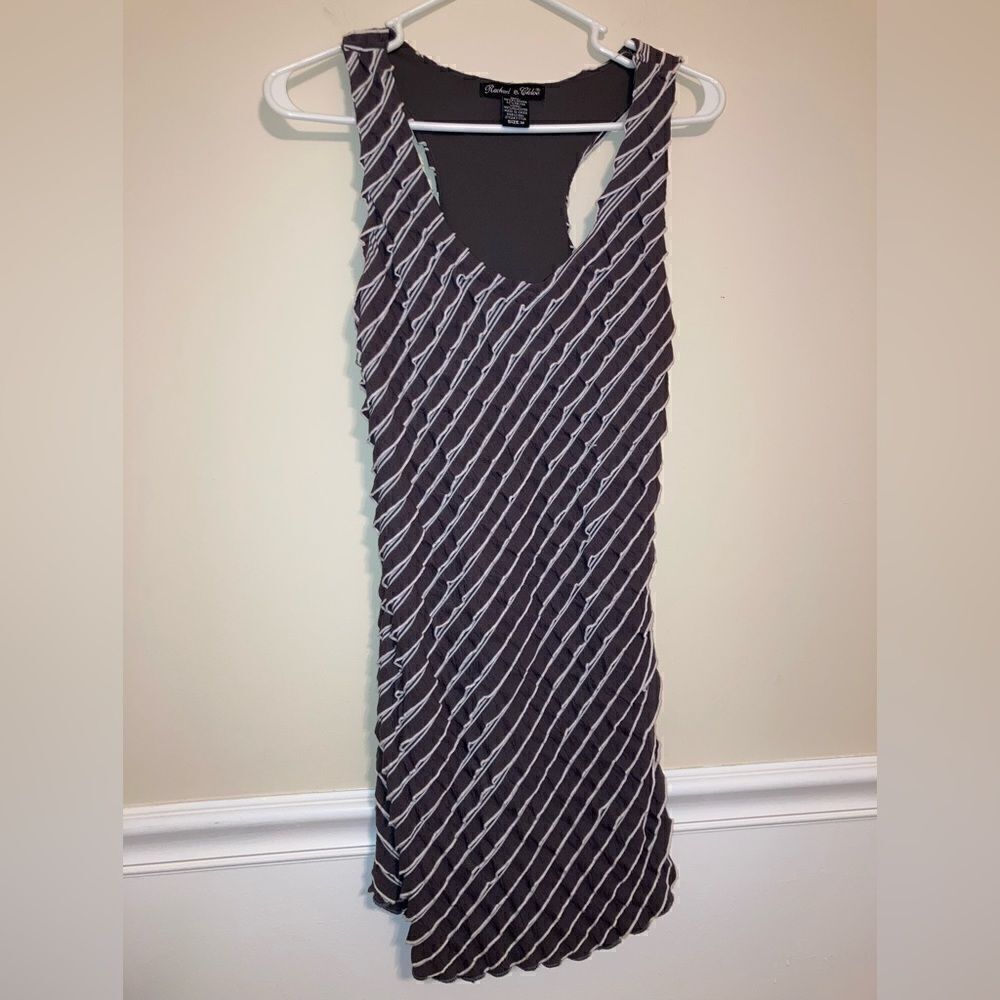 RACHAEL & CHLOE Gray & White Diagonal Ruffled Tank Top